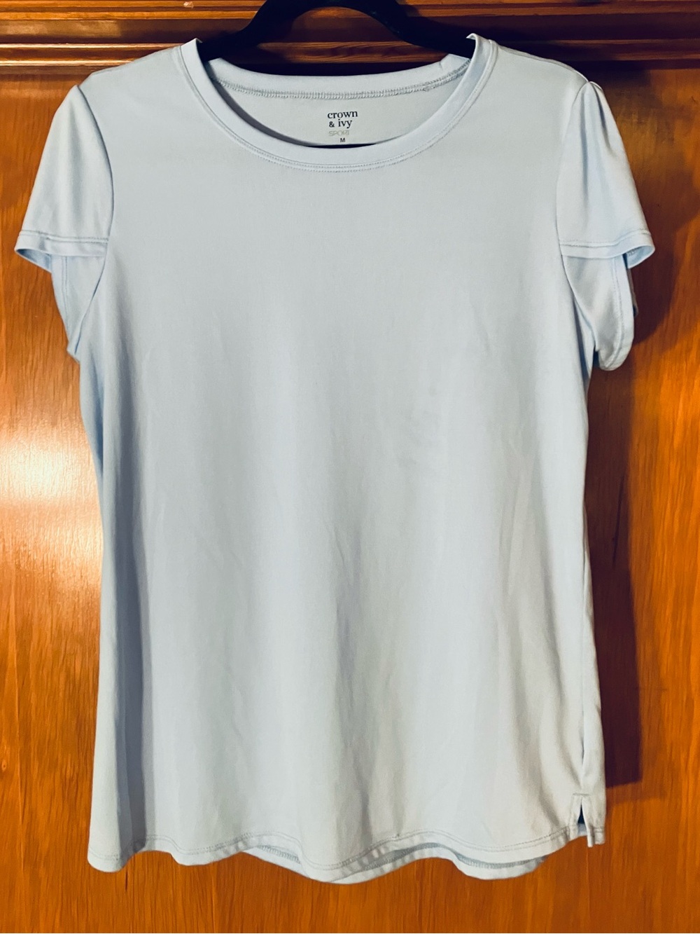 crown & ivy pale blue short sleeve crewneck tee